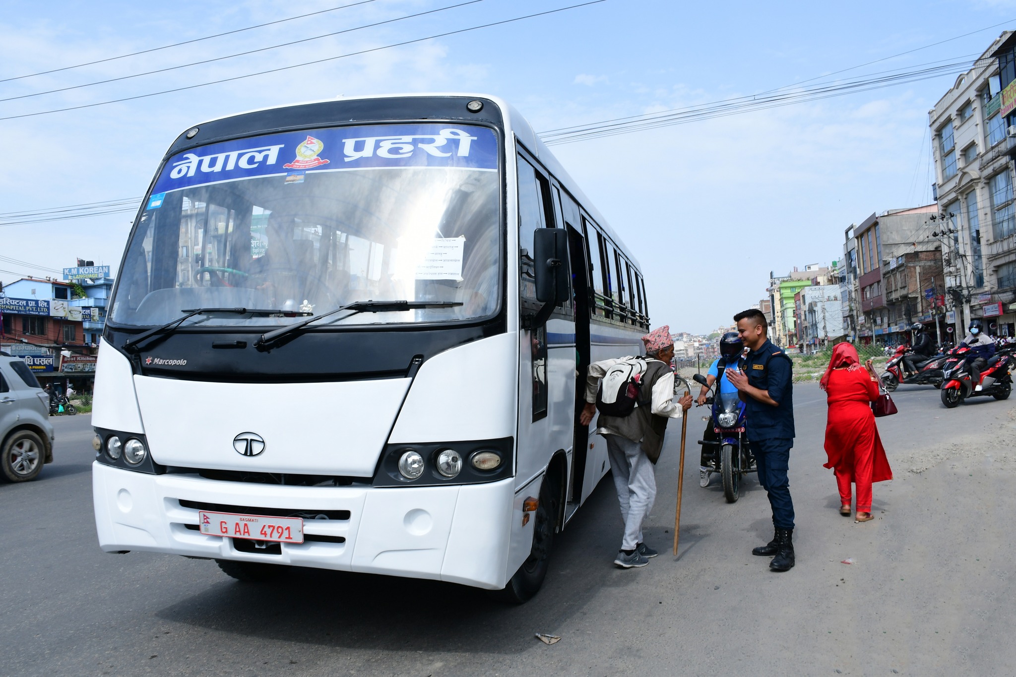 नेपाल प्रहरीको निःशुल्क बस सेवा (फोटो फिचर)
