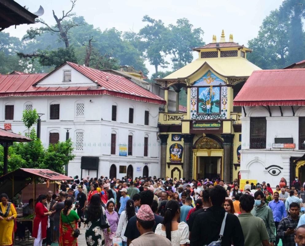 आज हरितालिका तीज : पाशुपत क्षेत्रमा बिहानैदेखि दर्शनार्थीकाे भीड
