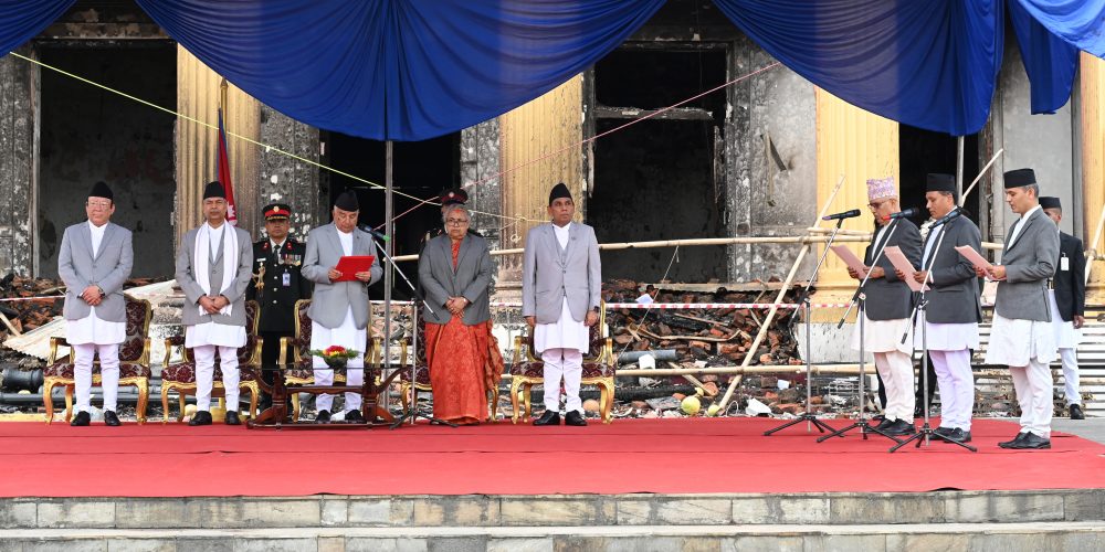 नवनियुक्त तीन मन्त्रीले लिए पद तथा गोपनीयताको शपथ
